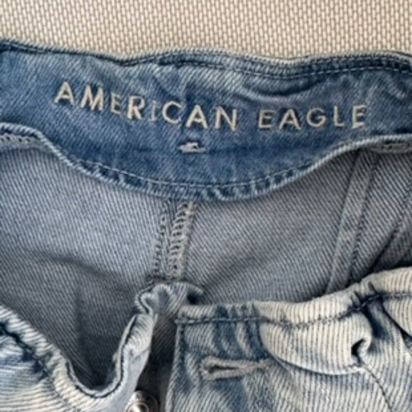 American Eagle Paperbag Waist Denim Shorts w/ Tie Belt | Light Wash | Size 0 - Picture 2 of 4